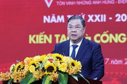 Ph&oacute; Thủ tướng Thường trực: Vinh quang đất nước được bồi đắp từ sự cống hiến của mỗi con người