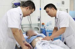 Thủng ruột vì nuốt phải xương cá: Bác sĩ cảnh báo biến chứng nguy hiểm