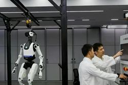 Lý do Mỹ cấm nhập khẩu robot hình người sản xuất ở nước ngoài