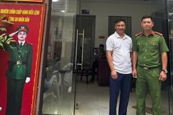 Công an phường Bạch Mai giúp người dân nhận lại 950 triệu đồng do chuyển khoản nhầm