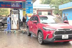 Đề xuất doanh nghiệp tự quyết định giá bán lẻ xăng dầu
