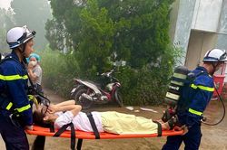Giải cứu 3 người mắc kẹt trong đám cháy giả định