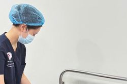 Chủ quan với bệnh sởi, nhiều người lớn nhập viện