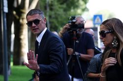 B&oacute;ng đ&aacute; Italy ch&igrave;m trong hỗn loạn