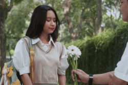 Vì sao chúng ta luôn thấy mình không đủ tốt để được yêu?