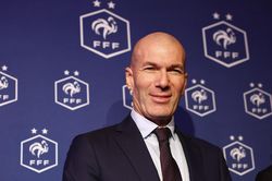 Zidane nói về cách chơi của tuyển Pháp