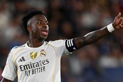 Arsenal vỡ mộng với Vinicius