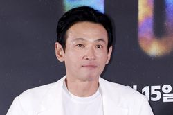 'Ông hoàng phòng vé' Hwang Jung Min bị tố ngoại tình