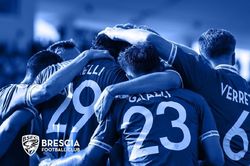 CLB cũ của Guardiola v&agrave; Pirlo ph&aacute; sản