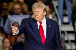 Ông Trump: Iran sẽ phải 'lãnh đòn' sau vụ phóng tên lửa vào căn cứ Mỹ