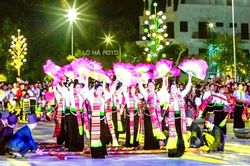 Rực rỡ sắc màu văn hóa Thái tại 'Điểm hẹn bản sắc Lào Cai'