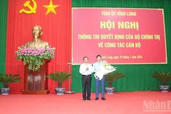 Vĩnh Long thông tin quyết định của Bộ Chính trị về công tác cán bộ