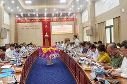Tháo gỡ 'nút thắt' hạ tầng APEC 2027 và siết chặt an toàn thực phẩm