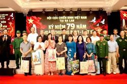 Lan tỏa đạo lý 'Uống nước nhớ nguồn' trong cộng đồng người Việt tại Ba Lan