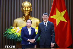 Thủ tướng L&ecirc; Minh Hưng tiếp Trưởng ban Tổ chức Trung ương Đảng Nh&acirc;n d&acirc;n C&aacute;ch mạng L&agrave;o