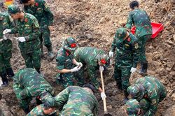 Quy tập th&ecirc;m 6 bộ h&agrave;i cốt liệt sĩ tại C&ocirc;ng vi&ecirc;n L&ecirc; Thị Ri&ecirc;ng