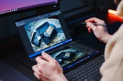 Laptop hai màn hình khiến cách làm việc thay đổi ra sao?