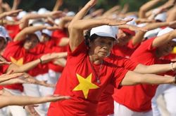 Đề xuất hướng dẫn kiến thức, kỹ năng chuẩn bị cho tuổi già đối với người từ 40 tuổi trở lên