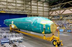 Boeing lỗ vượt dự báo