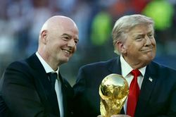 Bóng đá thế giới cùng chỉ trích FIFA: UEFA họp khẩn, dọa tẩy chay World Cup