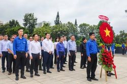 PVOIL gìn giữ đạo lý 'Uống nước nhớ nguồn' bằng những hành động thiết thực