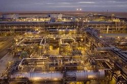 Saudi Aramco đóng cửa nhà máy lọc dầu sau vụ tấn công của Houthi