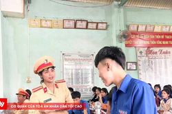Gia Lai tuy&ecirc;n truyền ph&aacute;p luật về TTATGT cho thanh thiếu ni&ecirc;n dịp h&egrave;