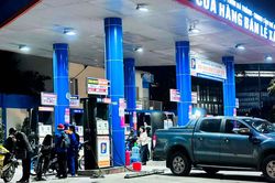 Đề xuất giảm thêm thuế khi giá xăng dầu biến động mạnh, Bộ Tài chính phản hồi
