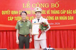 Giám đốc Công an Lai Châu được thăng cấp bậc hàm Thiếu tướng