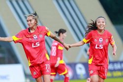 Vòng 9 giải nữ VĐQG 2026: TP.HCM I dội 'mưa gôn' vào lưới Hà Nội II