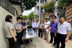 Kiểm s&aacute;t việc cưỡng chế th&aacute;o gỡ t&agrave;i sản v&agrave; b&agrave;n giao quyền sử dụng đất