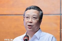 Khởi tố Thứ trưởng Bộ Nông nghiệp và Môi trường Hoàng Trung