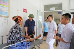 Dồn lực triển khai giải pháp chiến lược mang tính đột phá về y tế và dân số