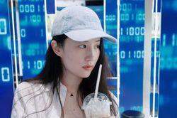 Lưu Diệc Phi để lộ mặt mộc trắng bóc, được khen trẻ như gái đôi mươi