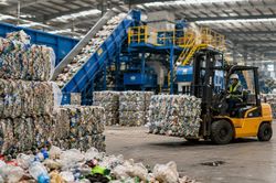 Siết tr&aacute;ch nhiệm m&ocirc;i trường với nh&agrave; sản xuất: Minh bạch để người ti&ecirc;u d&ugrave;ng kh&ocirc;ng phải g&aacute;nh chi ph&iacute;