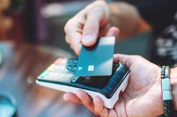 Thẻ trong ví, tài khoản vẫn có nguy cơ mất tiền: Cảnh báo thủ đoạn tráo chip