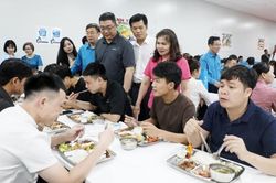 Bắc Ninh: Thành lập công đoàn doanh nghiệp và tổ chức bữa cơm gắn kết 1,7 nghìn công nhân