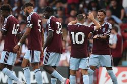 Aston Villa thua Real Sociedad 2-4 khi hàng thủ lộ khoảng trống ở giao hữu hè 2026