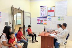 Khám sức khỏe miễn phí cho trẻ em Làng trẻ em SOS Điện Biên Phủ