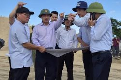 Kiểm tra tiến độ triển khai các giải pháp tiêu thoát lũ hạ du sông Hà Thanh