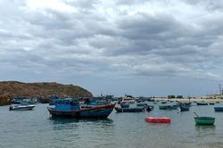 Gia Lai chủ động ứng ph&oacute; với lốc, s&eacute;t, mưa đ&aacute;, lũ qu&eacute;t, gi&oacute; mạnh tr&ecirc;n biển