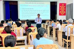 Phường Cam Ranh tập huấn phòng, chống tác hại của thuốc lá cho 50 cán bộ y tế cơ sở