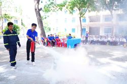 Hơn 300 học sinh tham gia chương trình 'Chúng em là chiến sĩ cảnh sát phòng cháy, chữa cháy tương lai'