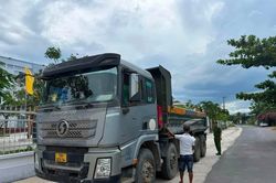 Công an xã Diên Lạc rà soát, kiểm tra số lượng các phương tiện vận tải