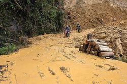 Lào Cai cảnh báo dông lốc, Bắc Bộ còn mưa lớn