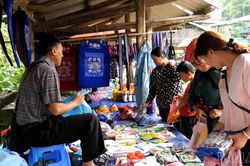 Báo động thuốc bảo vệ thực vật, thuốc tân dược bán tràn lan ở chợ phiên