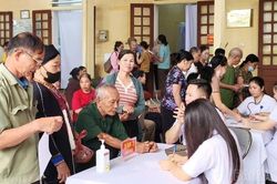 Để tuyến y tế cơ sở l&agrave;m tốt vai tr&ograve; 'g&aacute;c cổng'
