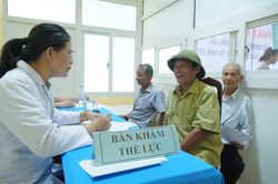 Quan tâm chăm lo người có công với cách mạng