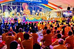 Đoàn Phật tử VN dự lễ An cư nhập hạ và kỷ niệm 50 năm thành lập Tăng-già Theravāda Indonesia tại Borobudur