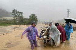 Rà soát các tuyến quốc lộ, đường cao tốc, bảo đảm an toàn giao thông mùa mưa lũ